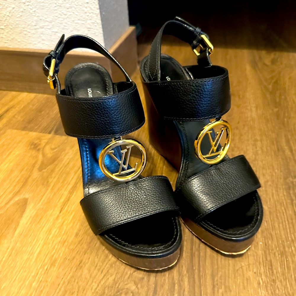 Louis Vuitton sandles